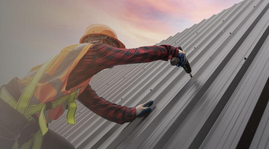 Professional gutter cleaning in Lakemore, OH